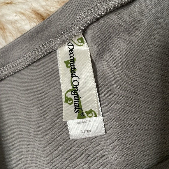 Embroidered llama top - Picture 6 of 7